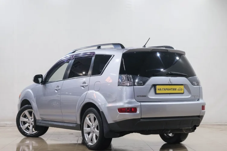 Mitsubishi Outlander 4 из 6