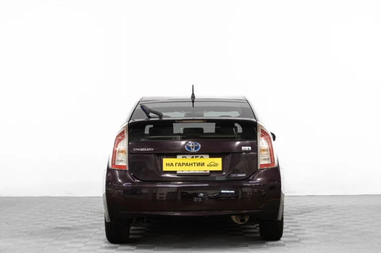 Toyota Prius 5 из 6