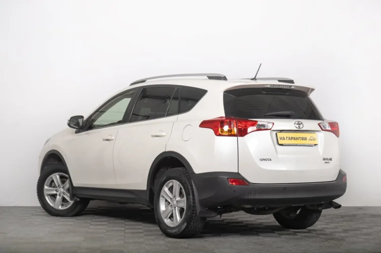Toyota RAV4 5 из 6