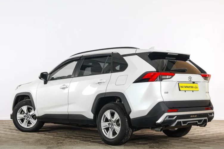 Toyota RAV4 4 из 6