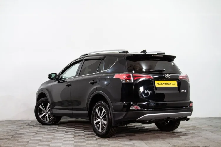 Toyota RAV4 6 из 6