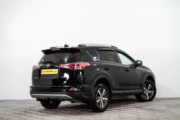 Toyota RAV4 4 из 6