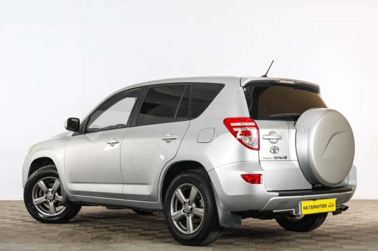 Toyota RAV4 4 из 6