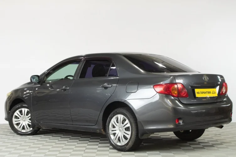 Toyota Corolla 4 из 6