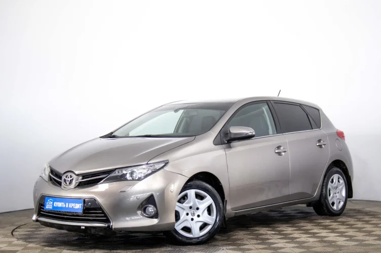 Toyota Auris 3 из 6