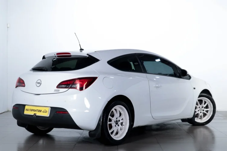 Opel Astra GTC 6 из 6
