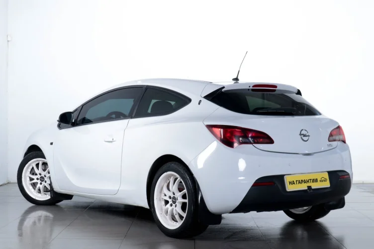 Opel Astra GTC 4 из 6