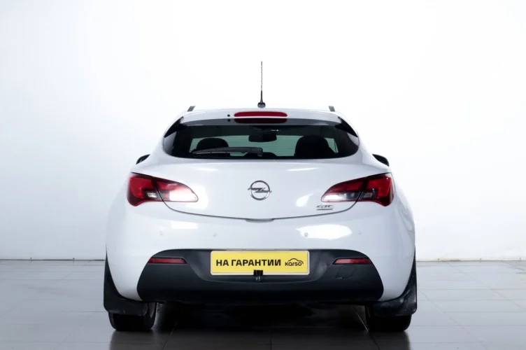 Opel Astra GTC 5 из 6