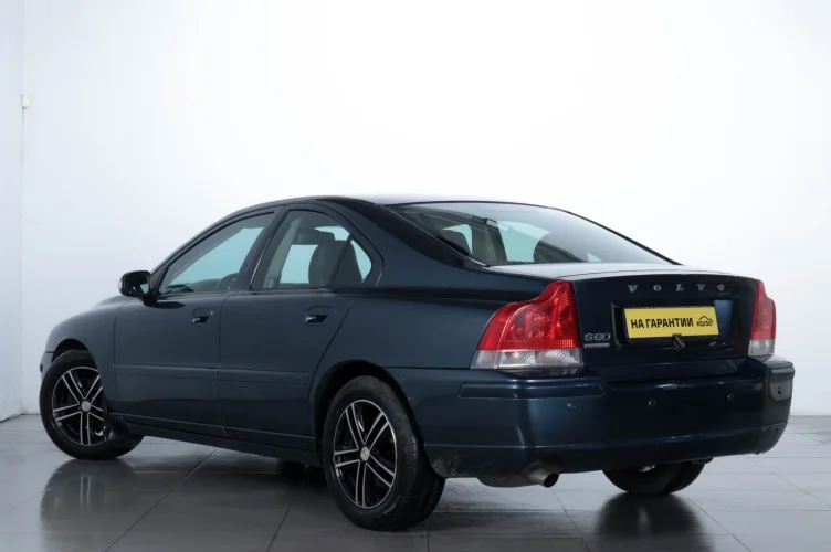 Volvo S60 4 из 6