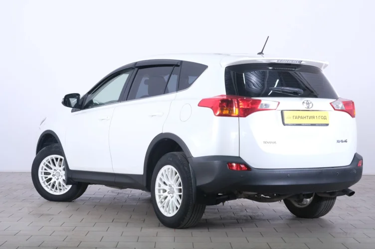 Toyota RAV4 4 из 6