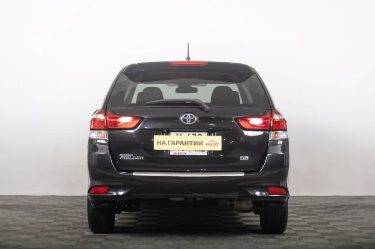 Toyota Corolla Fielder 4 из 6