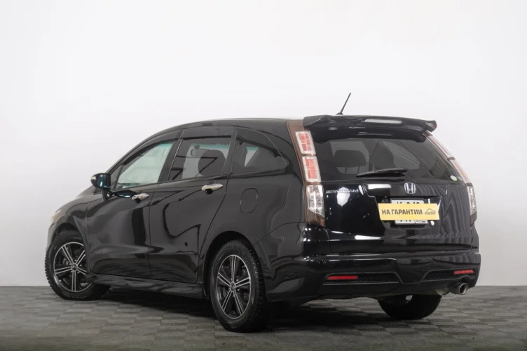 Honda Stream 5 из 6