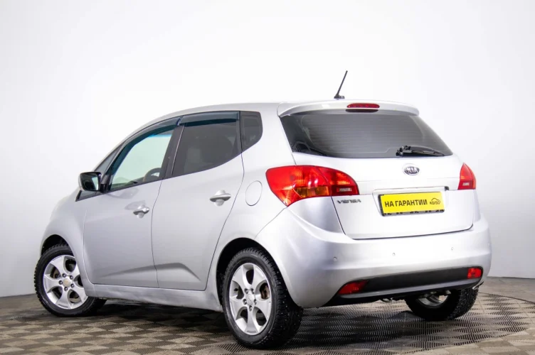 KIA Venga 4 из 6