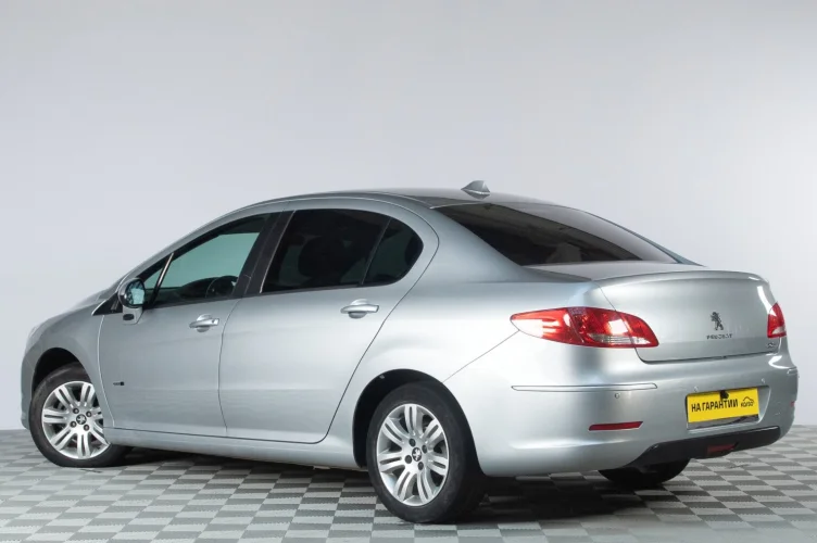 Peugeot 408 4 из 6