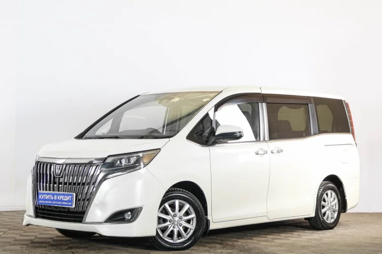 Toyota Esquire 3 из 6