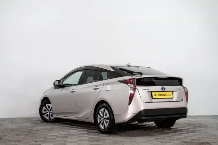 Toyota Prius 6 из 6