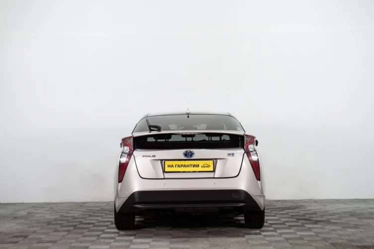 Toyota Prius 5 из 6