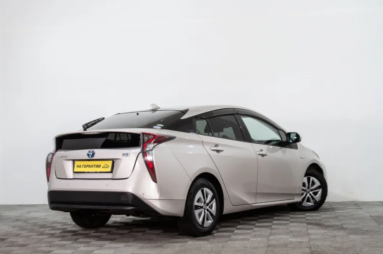 Toyota Prius 4 из 6