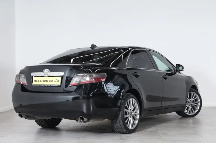 Toyota Camry 6 из 6