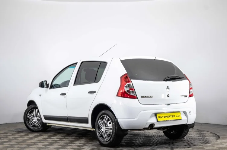 Renault Sandero 4 из 6