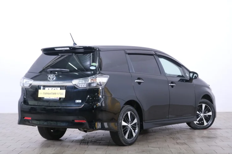 Toyota Wish 6 из 6