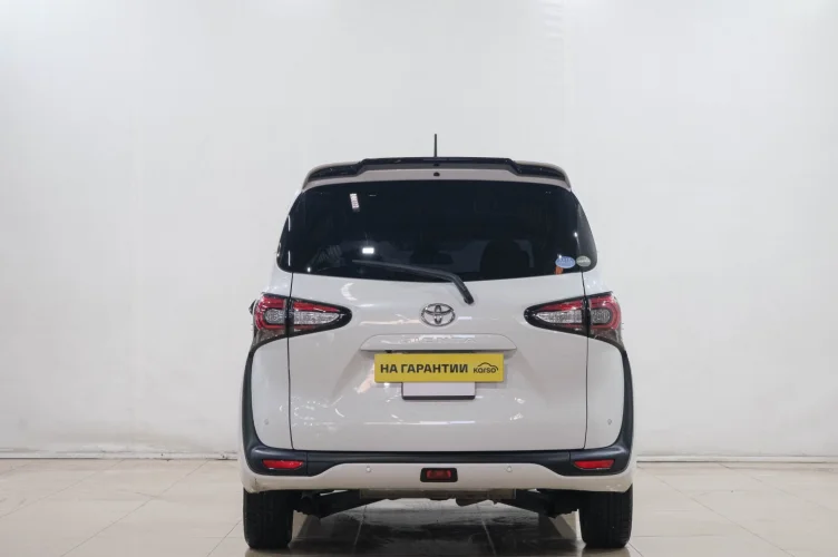 Toyota Sienta 5 из 6