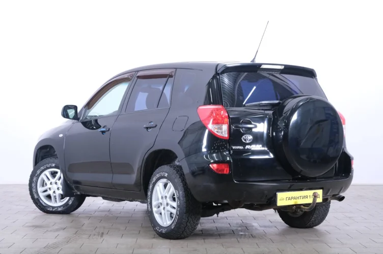 Toyota RAV4 4 из 6