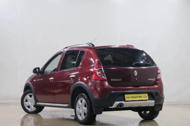 Renault Sandero Stepway 4 из 6