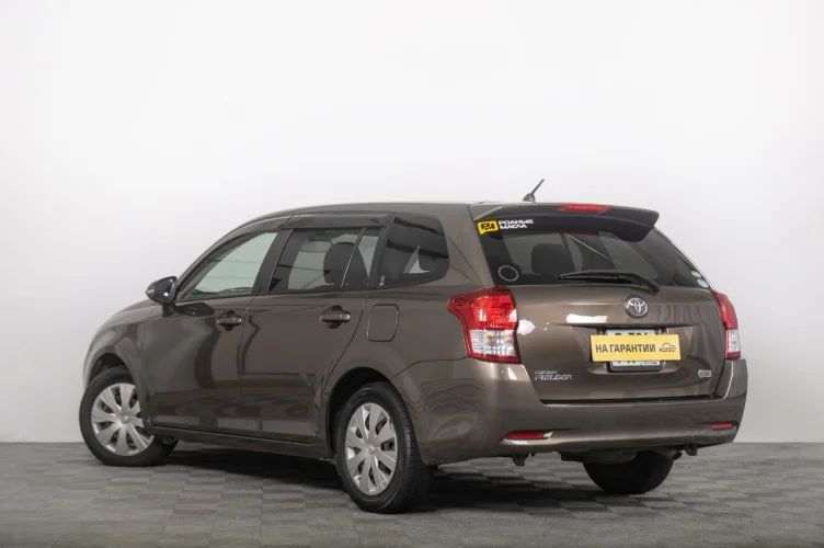 Toyota Corolla Fielder 5 из 6