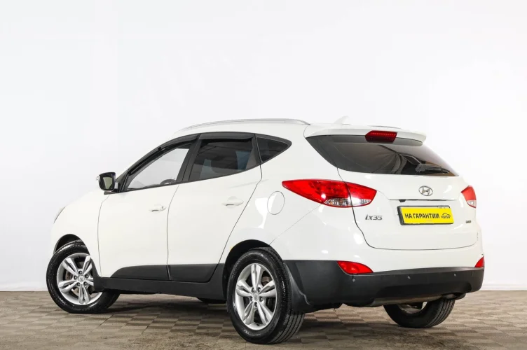 Hyundai ix35 4 из 6