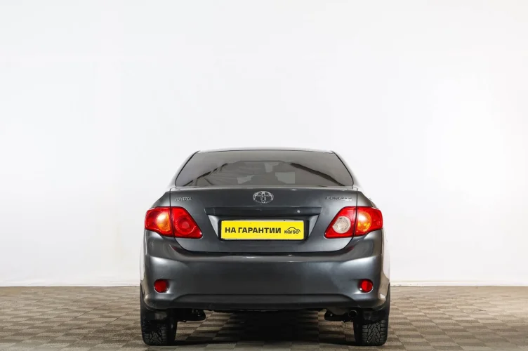 Toyota Corolla 5 из 6