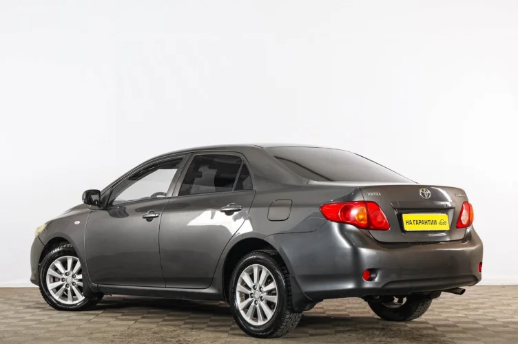 Toyota Corolla 4 из 6
