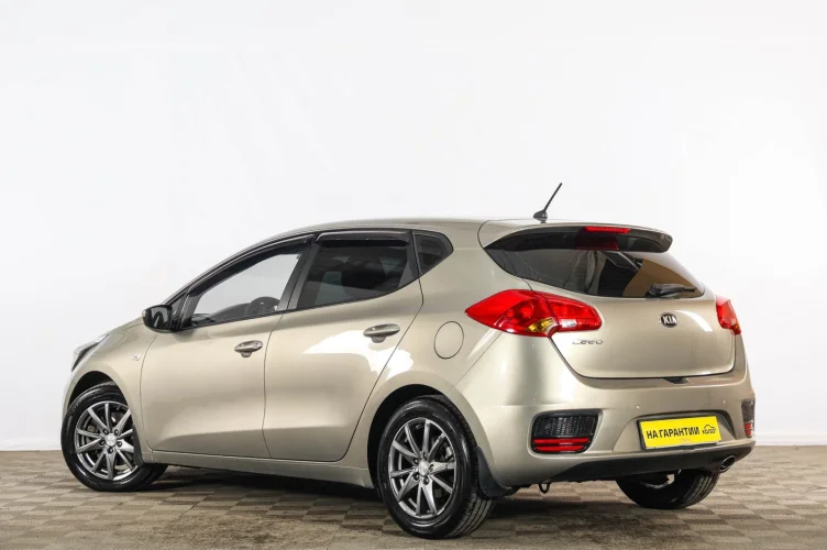 KIA cee'd 4 из 6