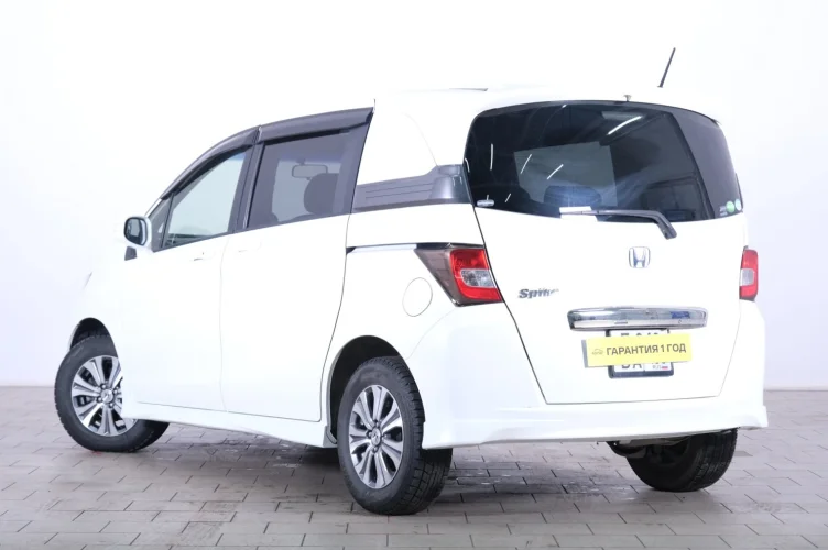 Honda Freed 4 из 6