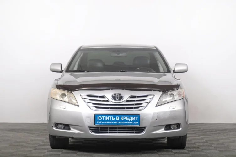 Toyota Camry 3 из 6