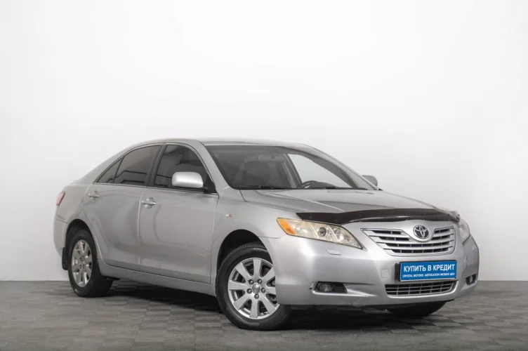 Toyota Camry 1 из 6