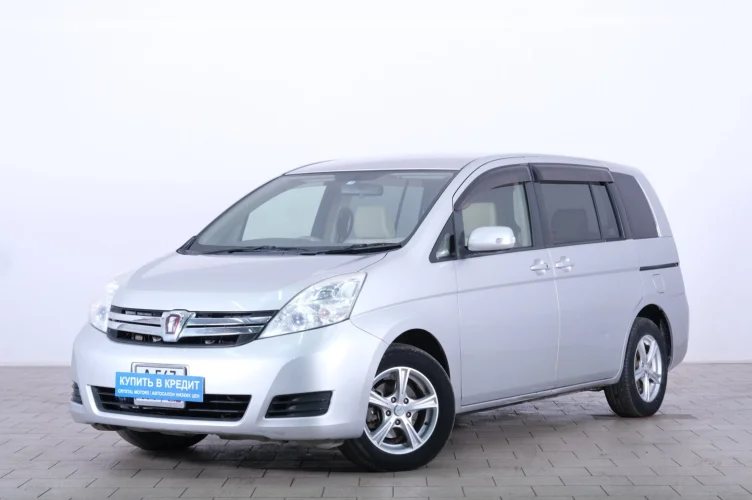 Toyota Isis 3 из 6
