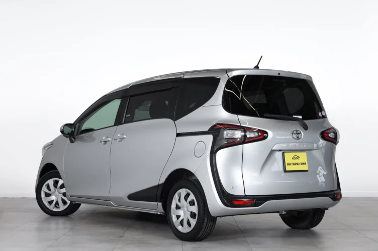 Toyota Sienta 4 из 6
