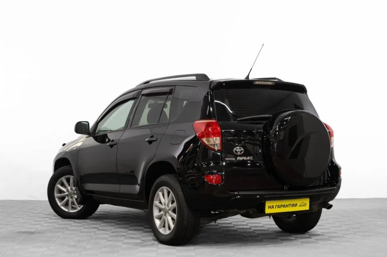 Toyota RAV4 6 из 6