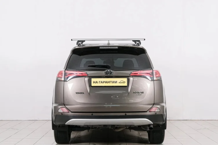 Toyota RAV4 5 из 6