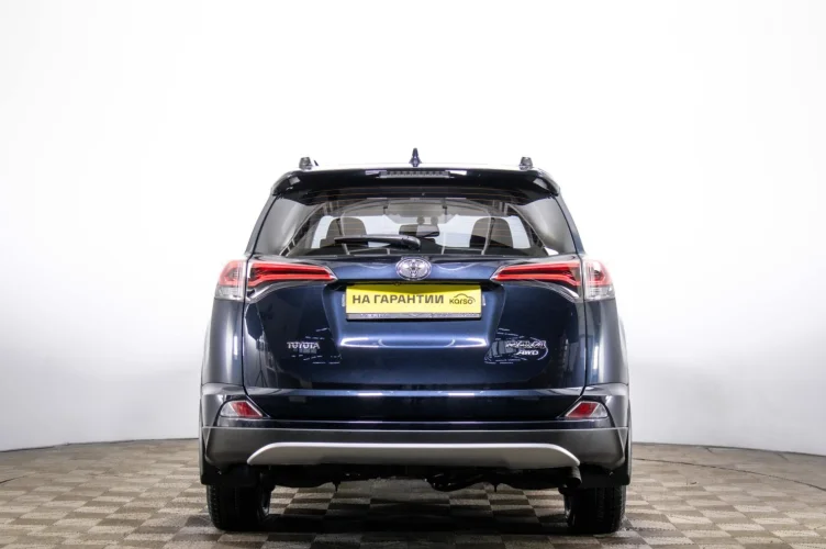 Toyota RAV4 5 из 6