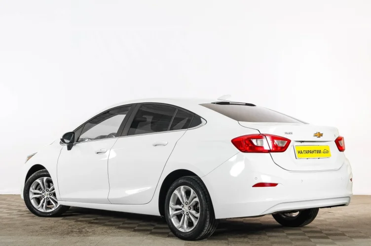 Chevrolet Cruze 4 из 6