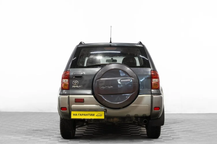 Toyota RAV4 5 из 6