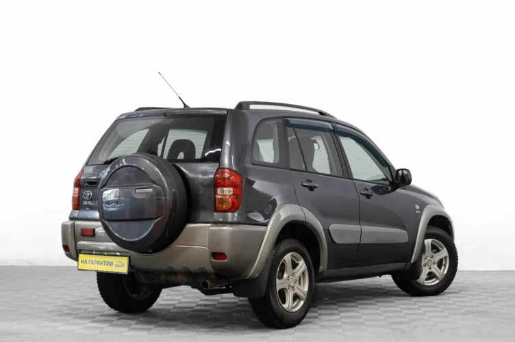 Toyota RAV4 4 из 6