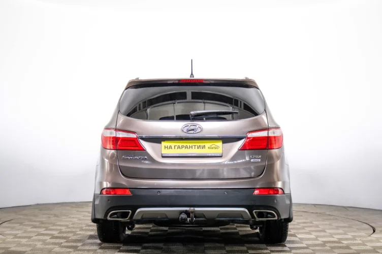 Hyundai Grand Santa Fe 5 из 6