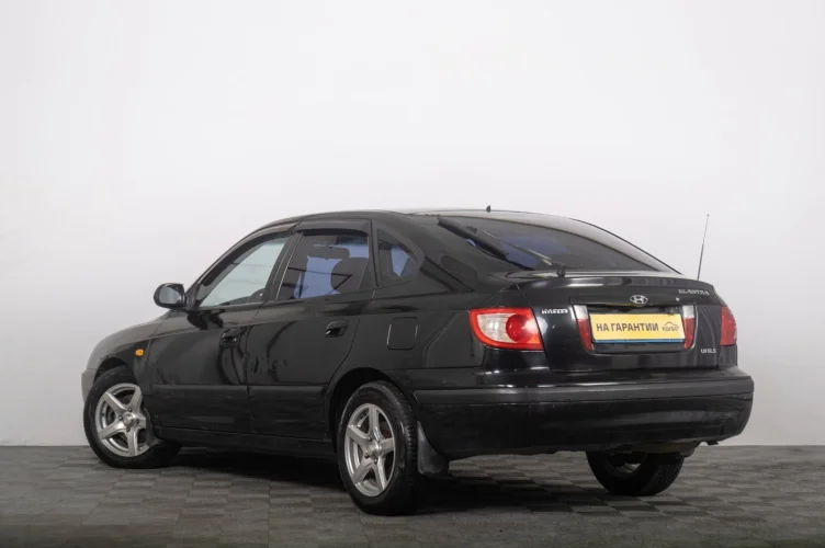 Hyundai Elantra 5 из 6