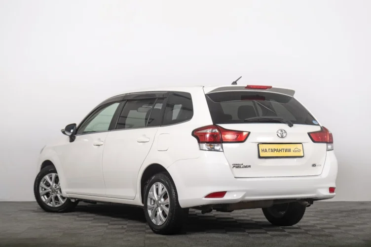 Toyota Corolla Fielder 5 из 6