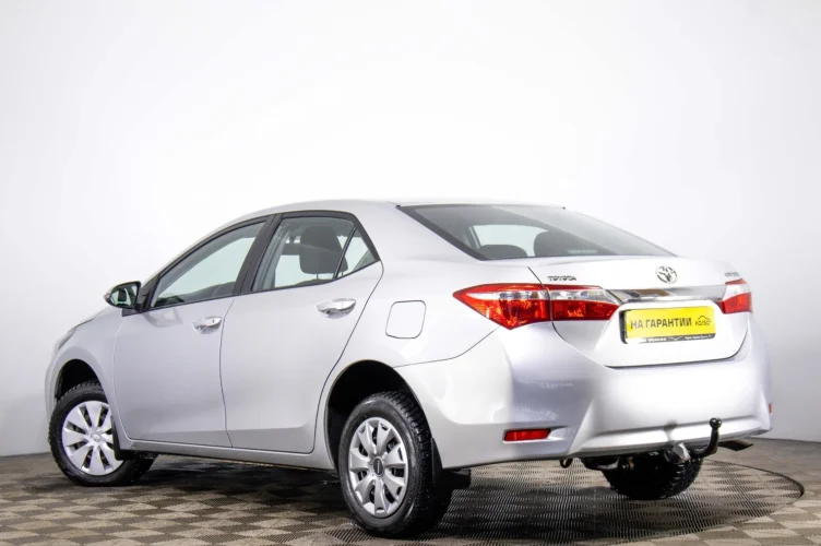 Toyota Corolla 4 из 6