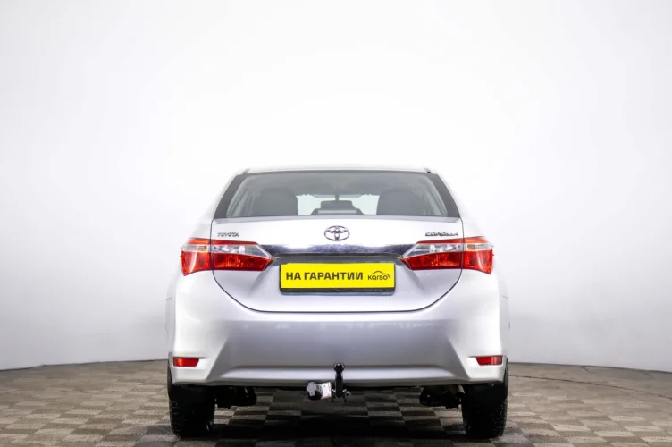 Toyota Corolla 5 из 6
