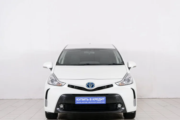 Toyota Prius Alpha 2 из 6